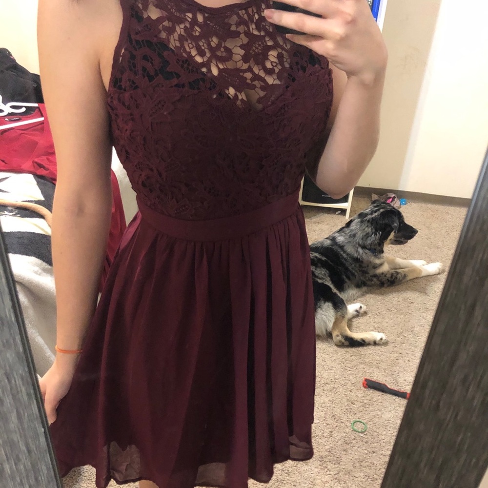 Lulu’s red lace dress
